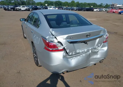 2015 Nissan Altima 2.5 S из США, поврежденный, VIN 1N4AL3AP6FC572745